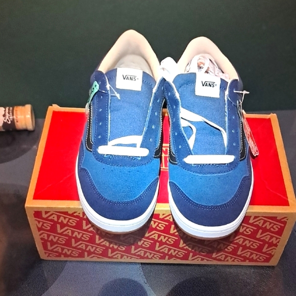 Vans Blue Sneakers Classic Low-Top Design - Picture 2 of 8